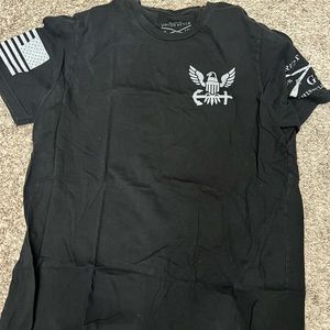 Men’s Grunt Style Shirt, size XL.